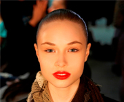 中国娃娃红唇妆