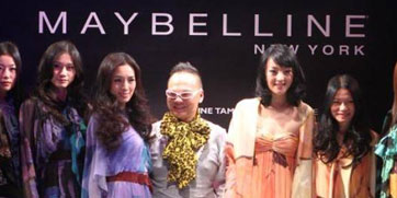 美宝莲纽约Vivienne Tam跨界合作 ——美宝莲纽约和世界顶级华裔设计师 Vivienne Tam跨界携手再出发